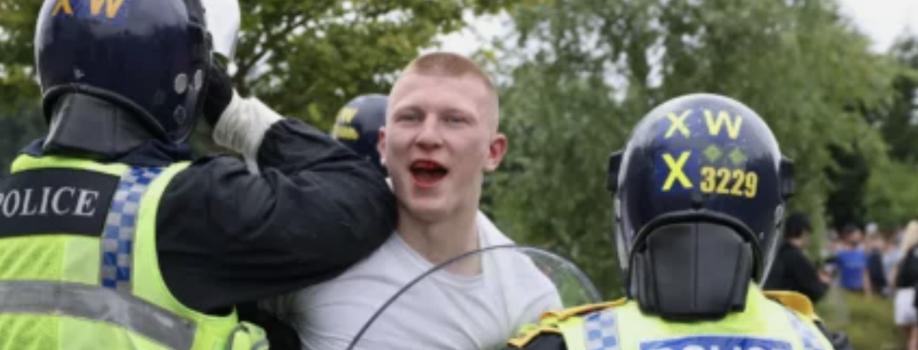 UK: Government Warns Anti-Stabbing Protesters They Will “Pay the Price” and “Regret This”